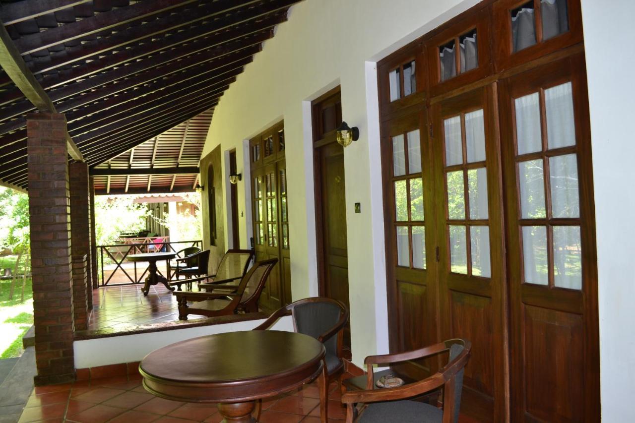 Palm Garden Village Hotel Anuradhapura Ngoại thất bức ảnh